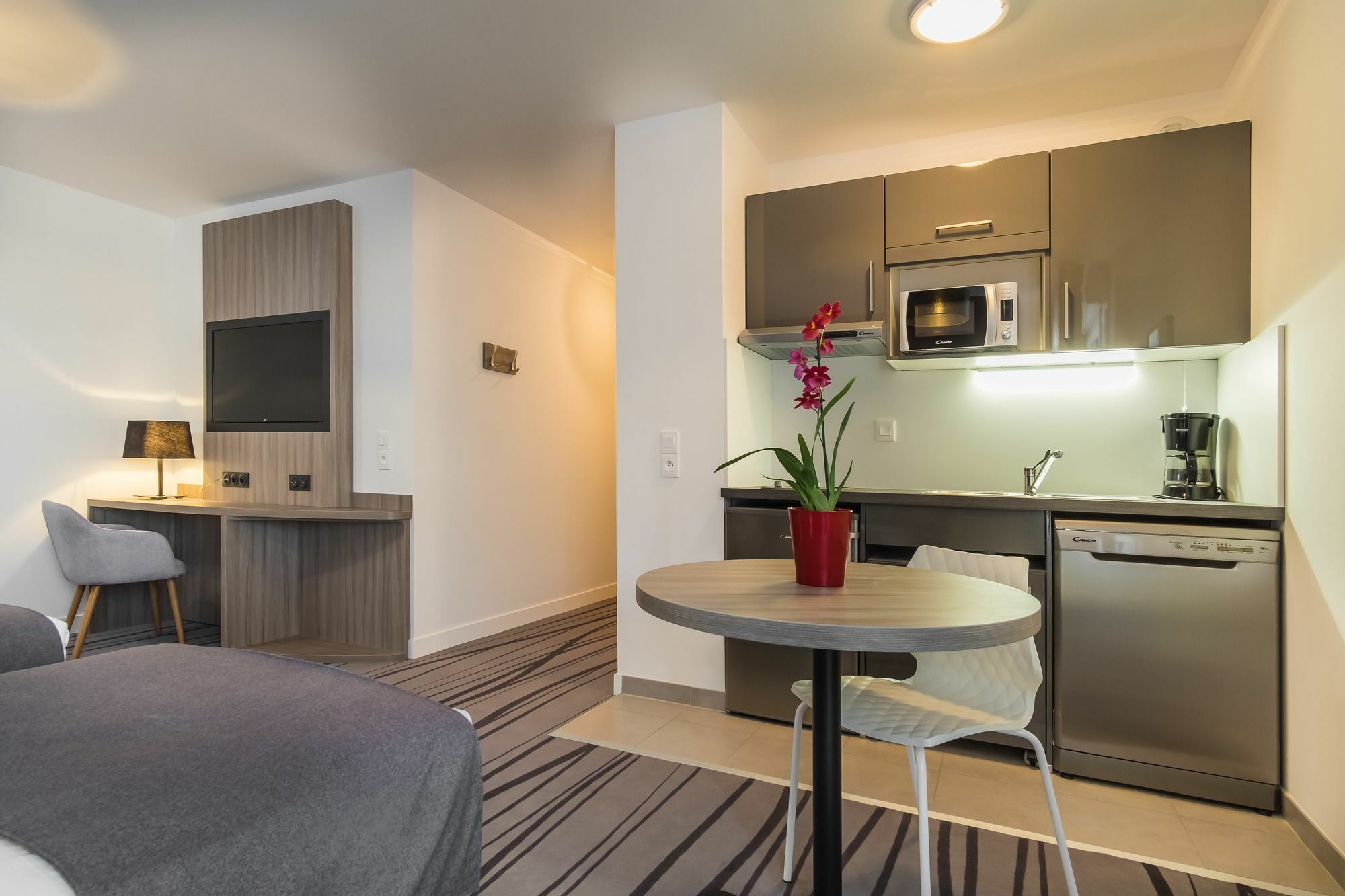 Nemea Appart Hotel Quai Victor Tours Centre المظهر الخارجي الصورة